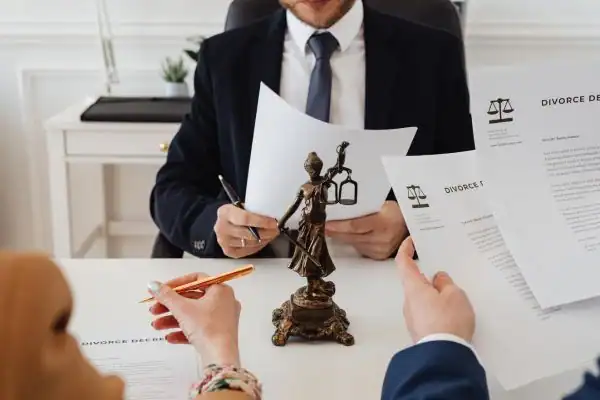 our fees Stamford from EH Mediation - image of couple in joint mediation meeting